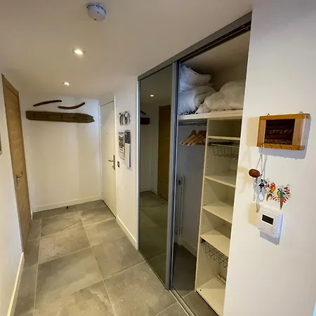 شقة De Standing Avec Jardin Privatif, Proche Du Et Du Centre, Parking Inclus - Fr-1-239-583 *
