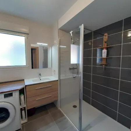 De Standing Avec Jardin Privatif, Proche Du Et Du Centre, Parking Inclus - Fr-1-239-583 Apartment