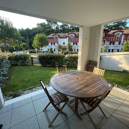 De Standing Avec Jardin Privatif, Proche Du Et Du Centre, Parking Inclus - Fr-1-239-583 *